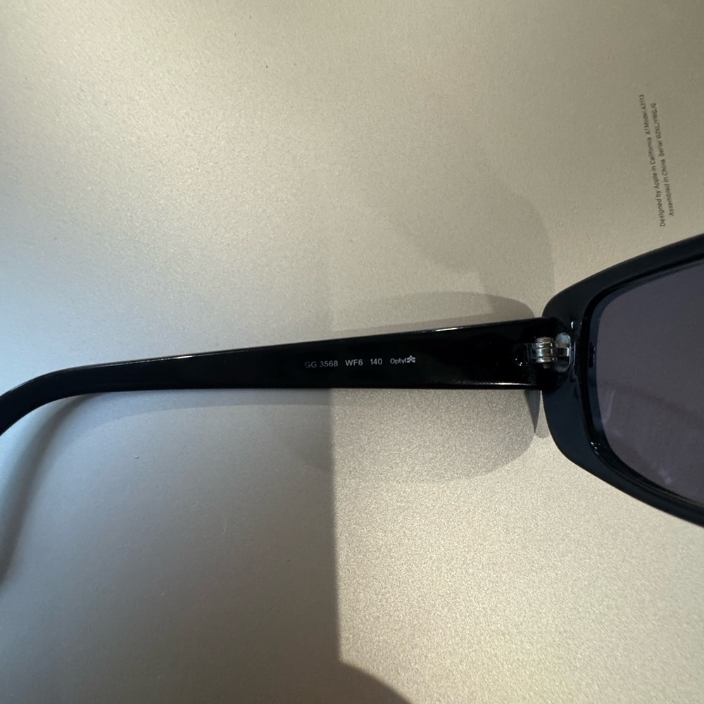 Stylish Black Sunglasses - Picture 4 of 5